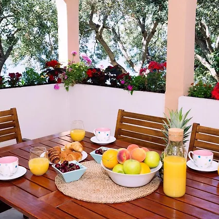 Mendula Apartment *